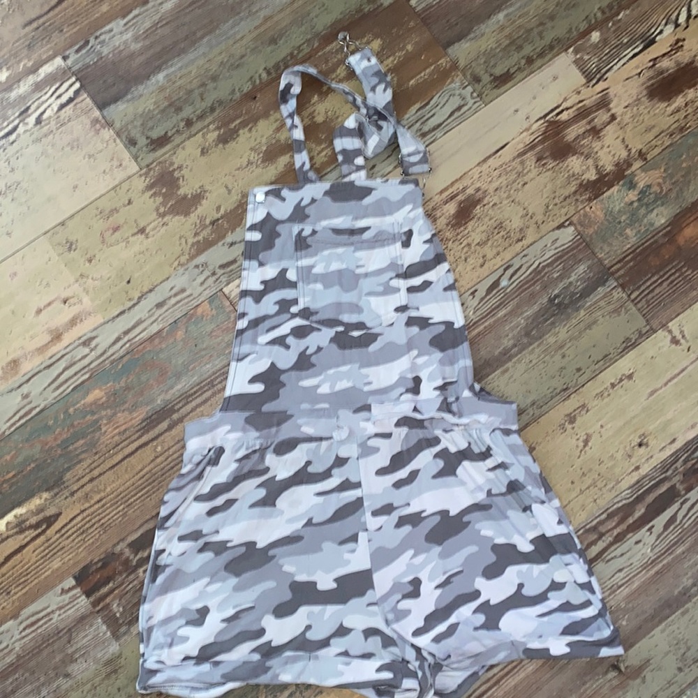 Army fatigue gray short jumper